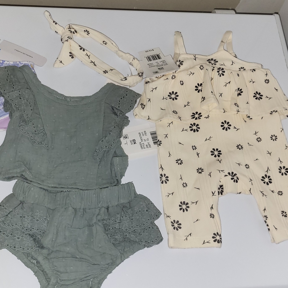 Floral Baby Outfit Set in Green and Cream